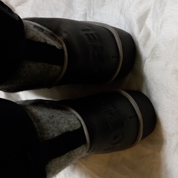 SOREL Women's Ankle Boots Black/Gray Faux Fur Trim Sz 6.5 Lace Up Waterproof - Picture 4 of 11